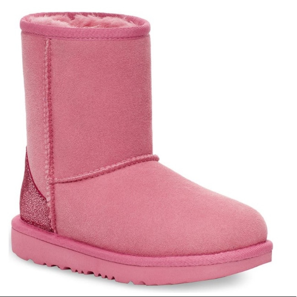 Pink Uggs size 6 kids. Brand new! I’m size 7 in shoes and this boot fits perfect